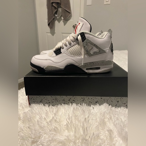 White Cement Jordan 4s. Size 11 (Used) main image 5